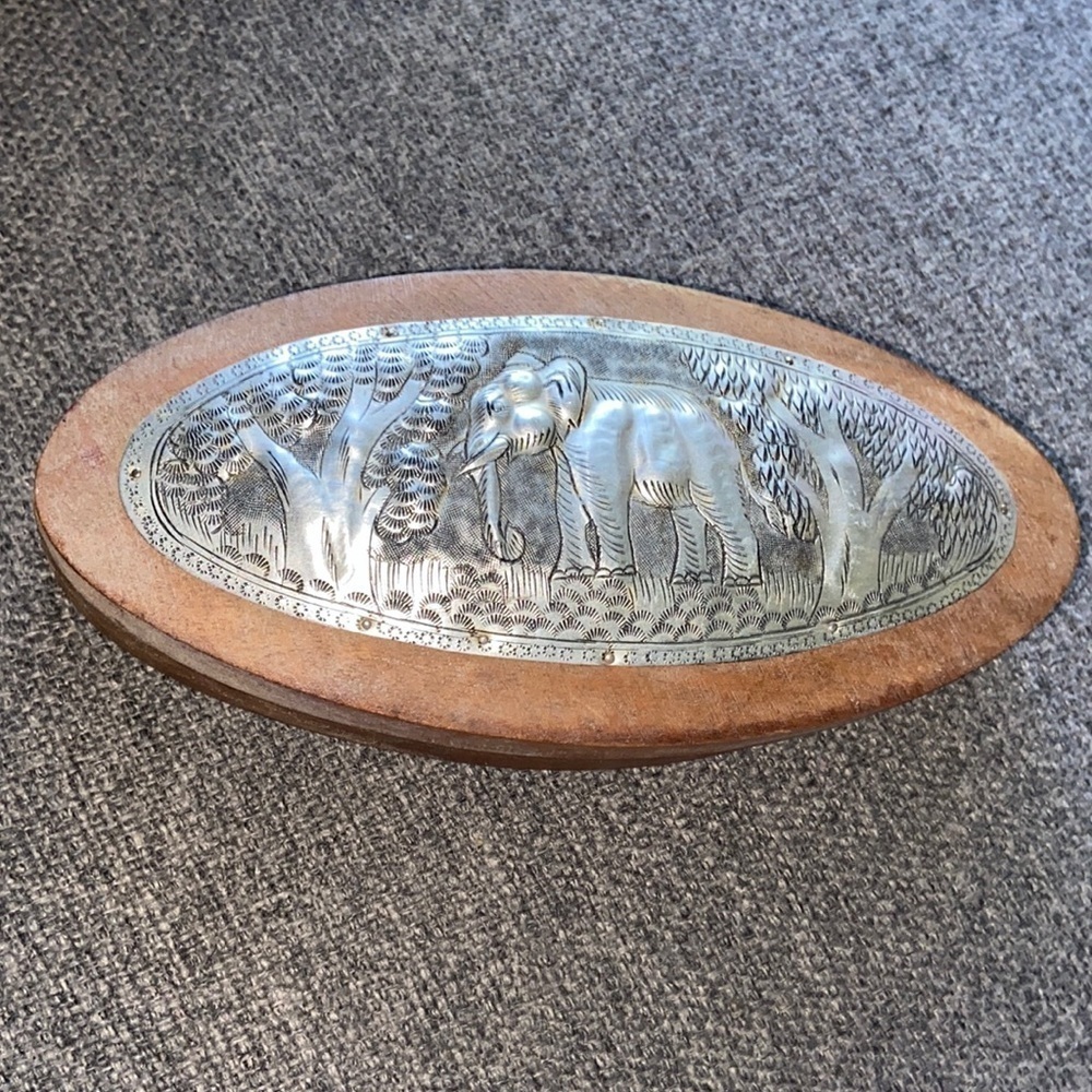Engraved Silver Metal & Hand Carved Wood Elephant Trinket Keepsake Box T26